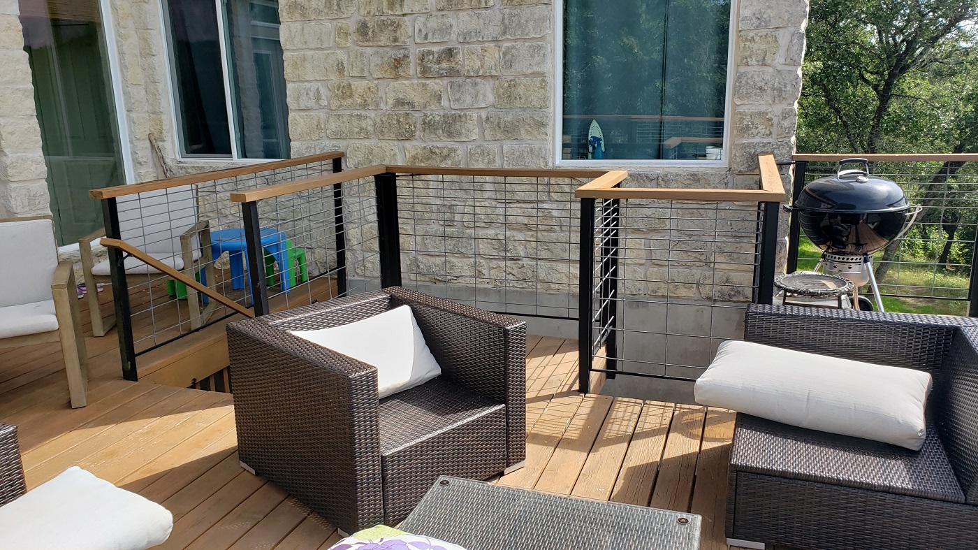 before picture of an outdoor living space